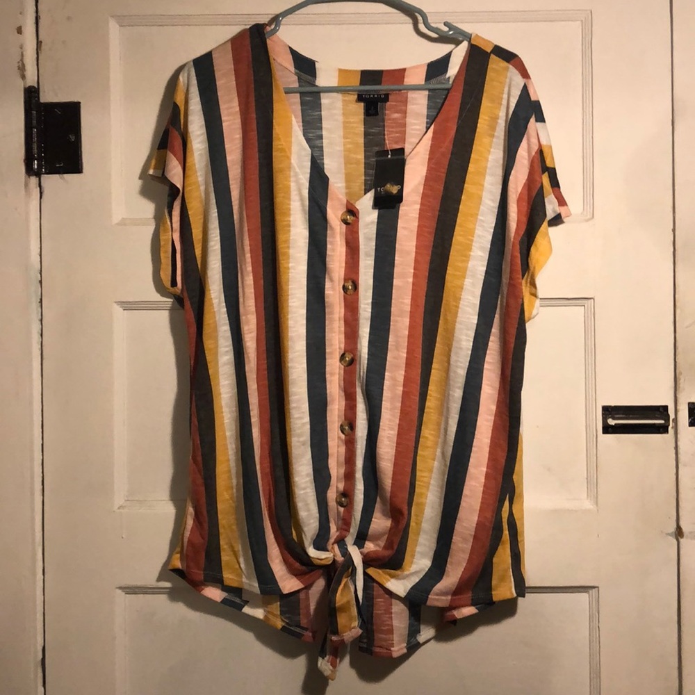 NWT! Stripe Button front top